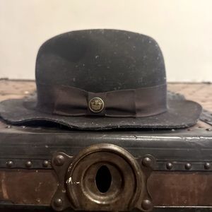 Goorin Bros. “Mr. Banks” used.